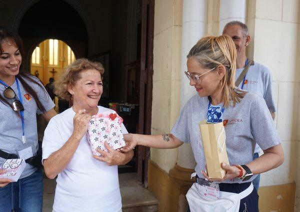 Caminar junto a los adultos mayores: la labor de la Red de Centros Loyola en Cuba.